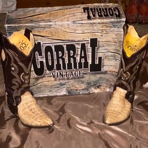 Corral Boots. Size 7.5. Worn but still beautiful.
